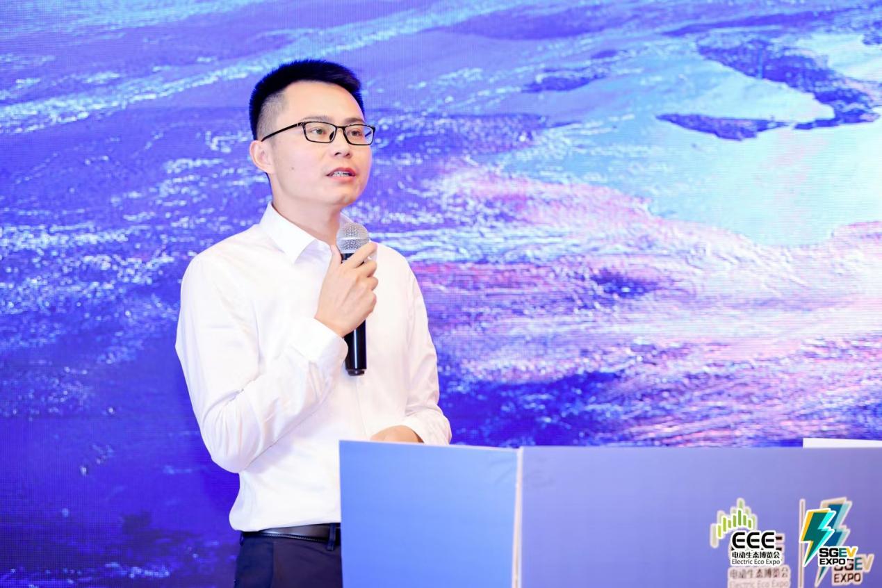 讓綠色出行更高效！深圳科華榮獲充電設(shè)施行業(yè)十大驅(qū)動(dòng)力品牌!